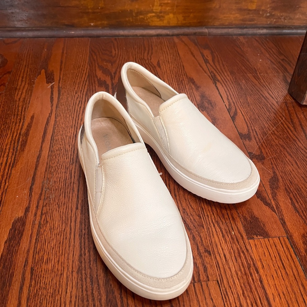 Vionic Kearny Womens 9 Cream Leather Metallic Silver Slip On Platform Sneakers - Picture 8 of 11